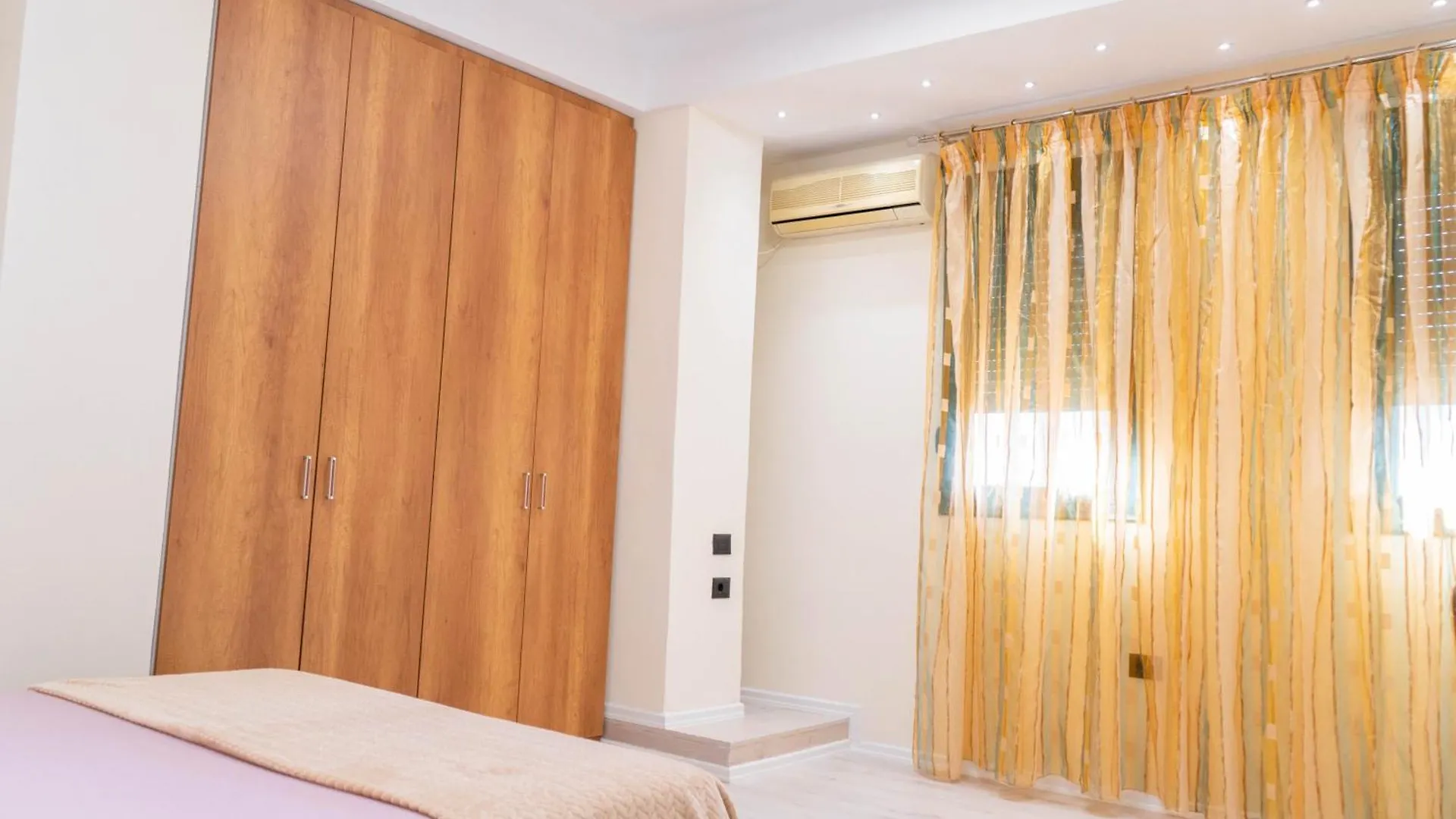 Apartment Spacious & Relaxing Home With Free Parking Vlore Albania