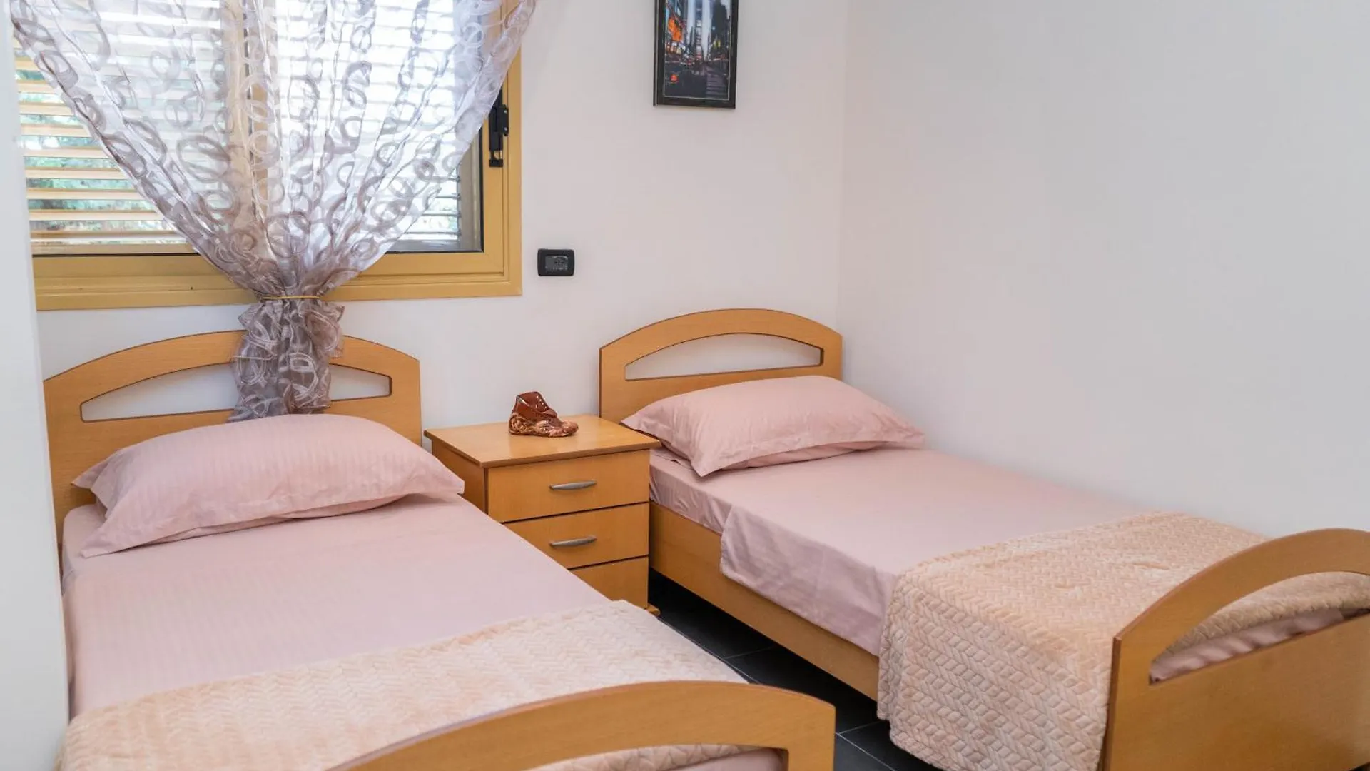 Spacious & Relaxing Home With Free Parking Vlore