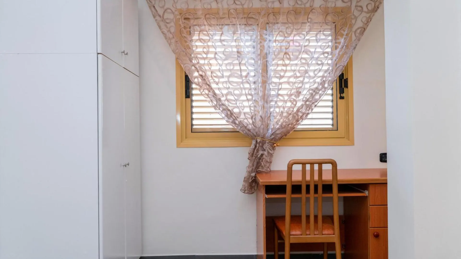 Spacious & Relaxing Home With Free Parking Vlore 0*,